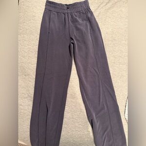 Lululemon Ribbed Softstreme Mid-Rise Pant, size 4